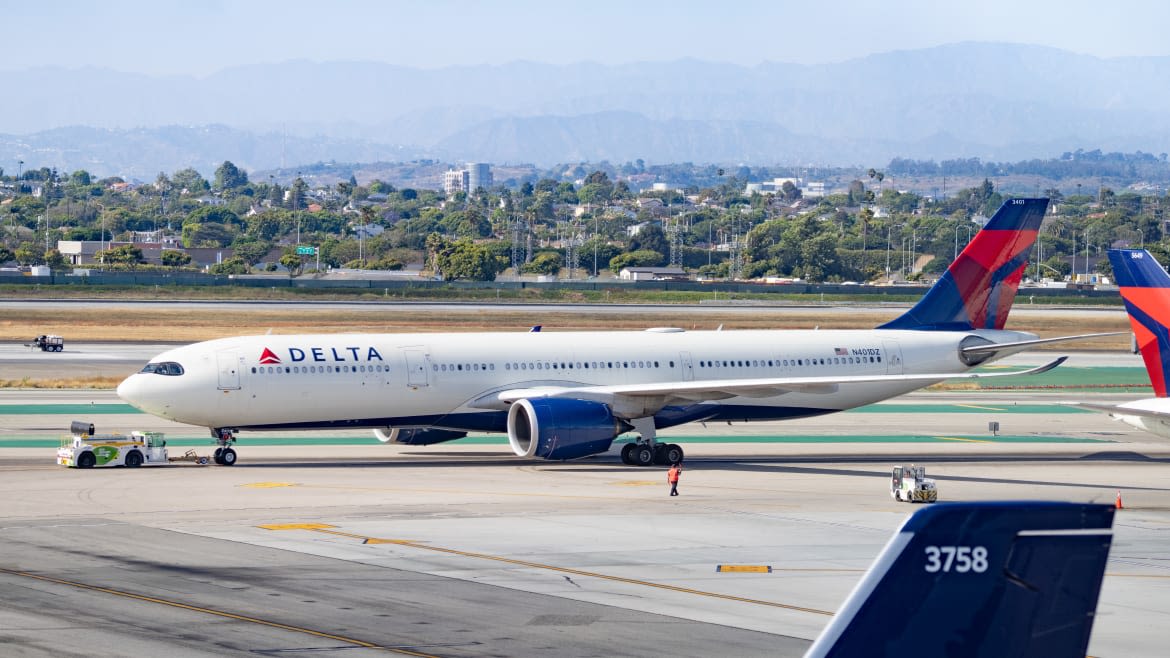 Delta’s Post-Outage Dumpster Fire Has Pilots Struggling Too