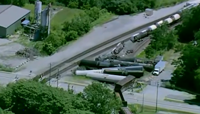 Evacuation order lifted after freight train derails in Matteson, Illinois