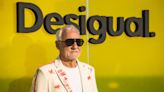 El creador de Desigual, uno de los hombres más ricos de España, explica por qué no tiene despacho y por qué no lo quiere