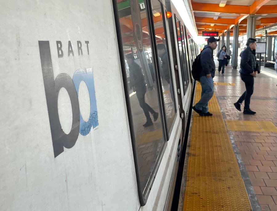 Red, Orange BART lines stopped due to equipment issues