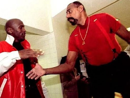 When Walt Frazier Weighed In on NBA GOAT Debate With Firm Verdict Between Walt Chamberlain and Michael Jordan