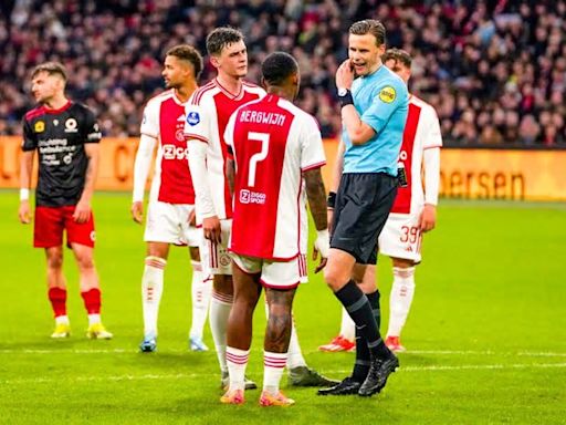 Discussie na rode kaart voor Steven Bergwijn: dit is waarom de aanvoerder van Ajax van het veld werd gestuurd