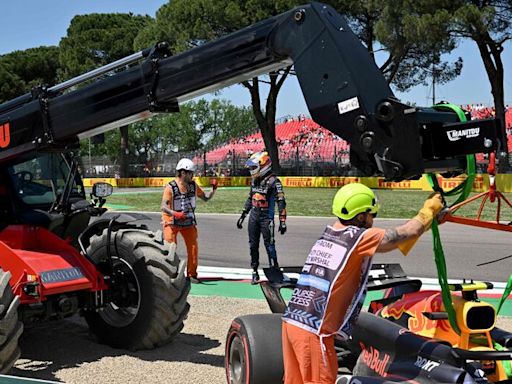 Fórmula 1: Sergio 'Checo' Pérez sufrió un accidente con su Red Bull, y Alonso también, en última sesión caótica en Ímola