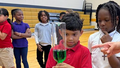 13 Weather Academy visits students at Eagle Creek Elementary