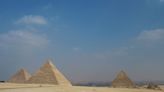 Com tecnologia avançada, arqueólogos encontram câmara secreta na base da Grande Pirâmide de Gizé