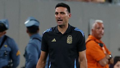 La palabra de Scaloni tras el difícil triunfo de Argentina ante Chile: qué tiene Messi, los cambios masivos que planea y un curioso ida y vuelta con un periodista