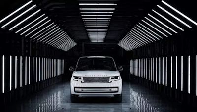 Delivery of locally manufactured Range Rover vehicles begin; price starts at INR 2.36 cr - ET Auto