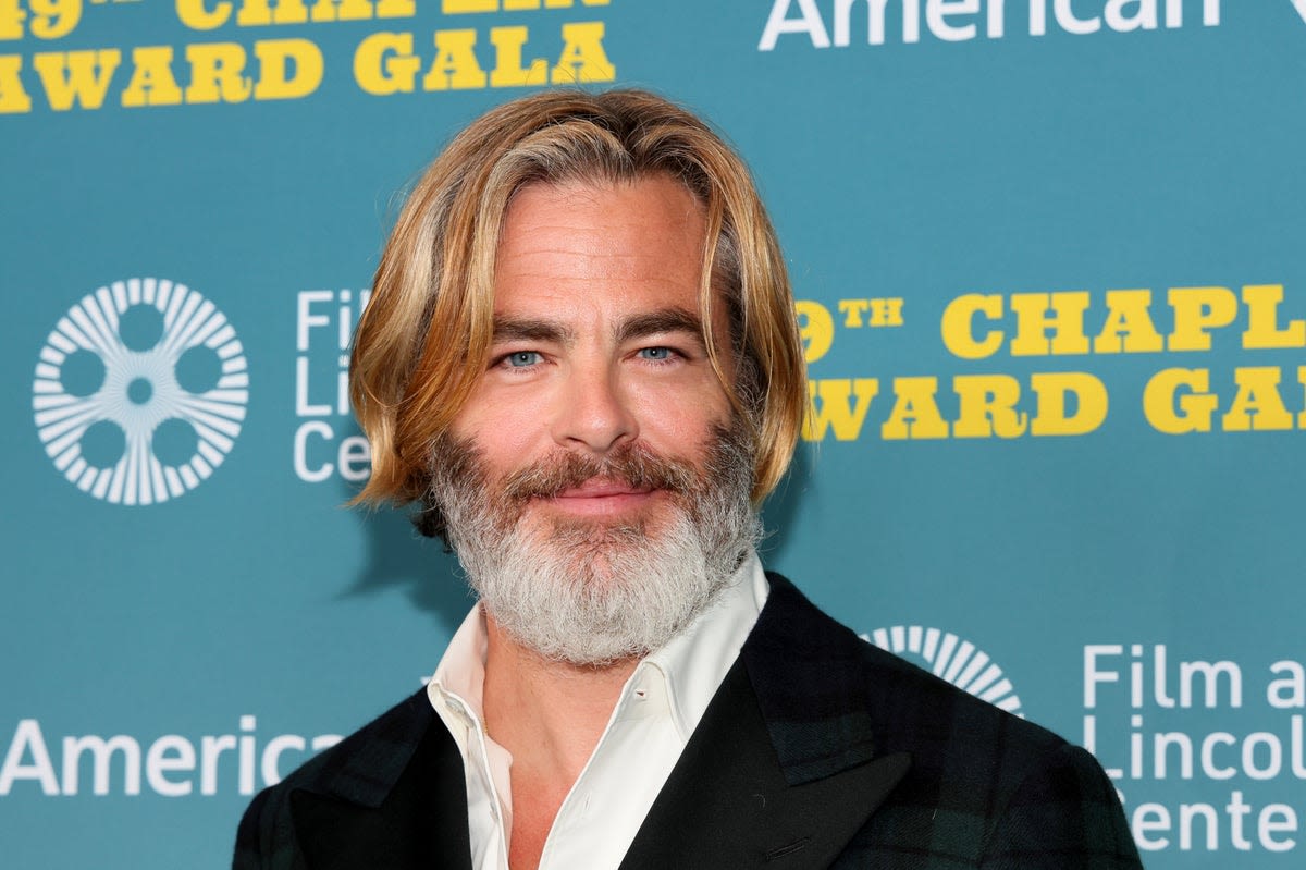 Chris Pine praised for joyful response to terrible reviews of directorial debut