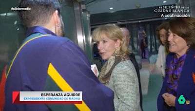 Esperanza Aguirre 'bromea' con la situación de Begoña Gómez y afirma que le mandaría un mensaje de ánimo