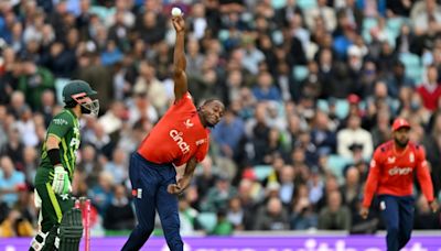 England pacemen Archer and Robinson extend Sussex stints