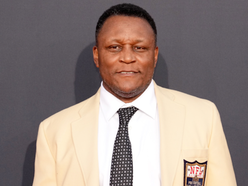 NFL legend Barry Sanders makes first public comments since announcing his 'health scare'