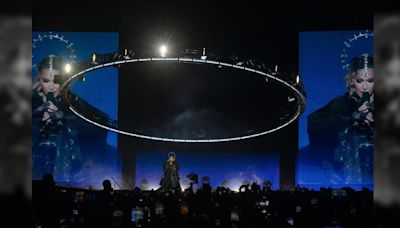 The Celebration Tour: Madonna transforma areia de Copacabana em pista de dança