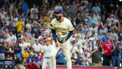 Jake Bauers’ game-ending single lifts Brewers to 2-1 win over the Phillies