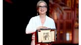 坎城影展｜梅莉史翠普獲頒終身成就獎 自爆40歲以為星途「結束了」