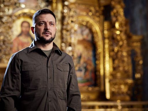 On Orthodox Easter, Zelenskiy calls on Ukrainians to unite in prayer