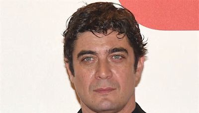 Riccardo Scamarcio svolta e cambia vita (con una ex prostituta): cosa succede