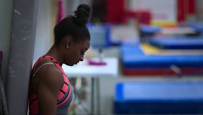 ‘Simone Biles Rising’ review: An elite gymnast untangles the twisties