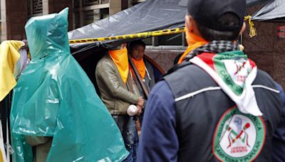 Jóvenes indígenas colombianos protestan en Bogotá y piden "desmontar el paramilitarismo"