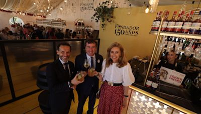 La caseta de Bodegas Fundador, un homenaje al 150 aniversario de su brandy