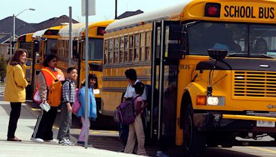 St. Louis district will pay families to drive kids to school amid bus driver shortage