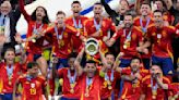 España se lleva su cuarta Eurocopa al vencer 2-1 a Inglaterra