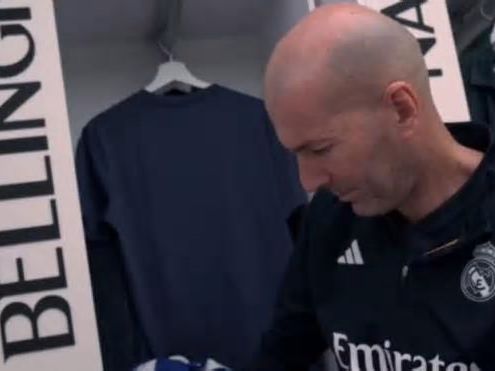 El elogio de Zinedine Zidane a Jude Bellingham sentado en su taquilla: "Tenemos suerte de tenerlo aquí"