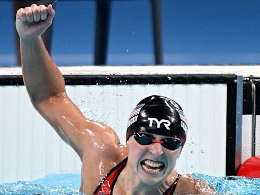 París 2024: Katie Ledecky, "la mejor nadadora de nuestro tiempo" según Phelps, arrasa en los 1.500m libres y gana su octavo oro olímpico