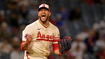 Phillies acquire Angels closer Carlos Estevez for 2 prospects