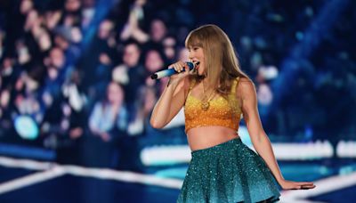 Fans Praise Taylor Swift for Smooth Recovery During Latest 'Errors Tour' Wardrobe Malfunction