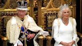 Trompetas, tiaras y tradición en la inauguración del Parlamento británico presidida por el rey Carlos III