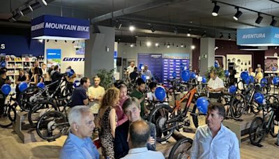 Así es la primera tienda de bicicletas Giant de Canarias, inaugurada por Perico Delgado