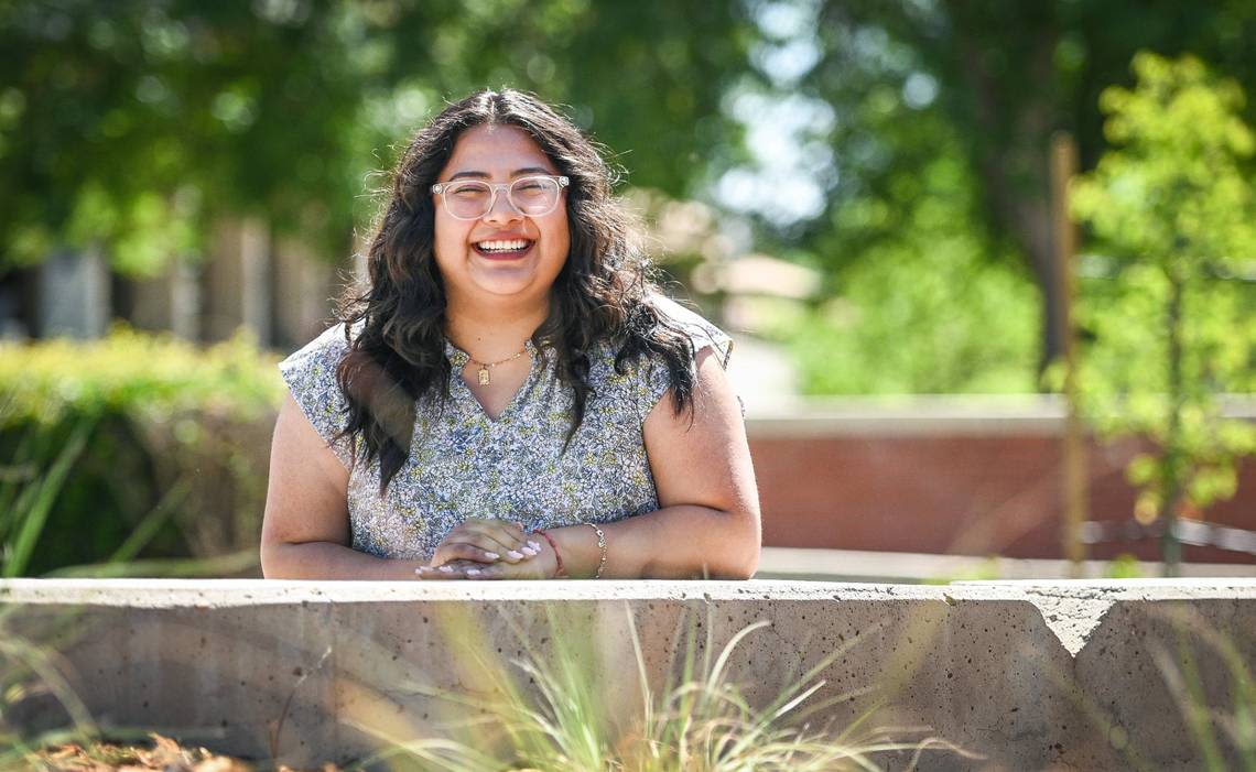 Fresno State Dean’s Medalist is a rare bilingual speech therapist. ‘Give back to my people’