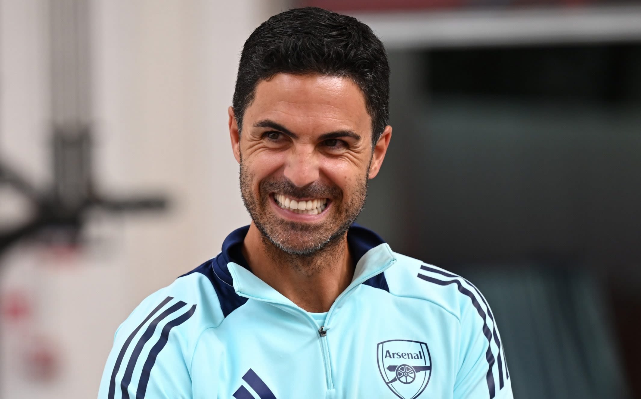 Mikel Arteta employs team of pickpockets to steal from Arsenal players