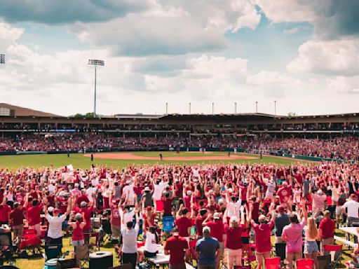 Live Scoreboard: Arkansas 10, SEMO 8 (NCAA Tournament)