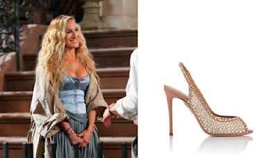 Sarah Jessica Parker Channels Cinderella in Aquazzura Crystal Lover Sandals While Filming Season Three of ‘And Just Like...