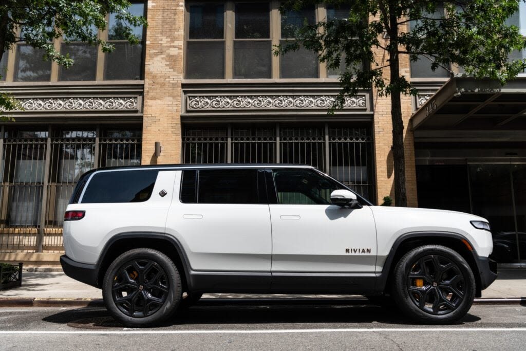 Rivian May Offer Performance Pack As Software Update For Dual Motor R1 Vehicles: Report - Rivian Automotive (NASDAQ:RIVN)