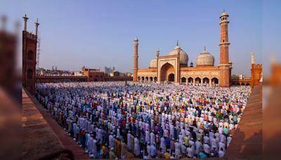 Manmohan Singh Signed Files To Not Declare Jama Masjid 'Protected' Monument? Court Seeks 'Missing' Documents