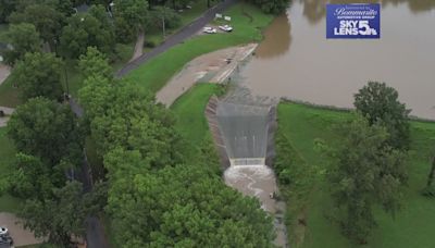 ‘Dam failures' cause flash flooding in Washington County, Illinois, drenching businesses and stranding drivers
