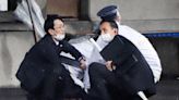 El primer ministro de Japón sale ileso de un ataque con explosivos en un mitin