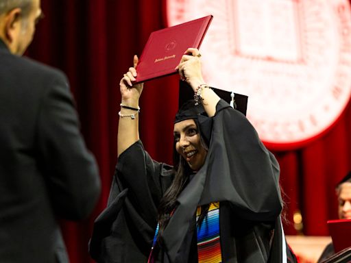 Photo gallery: Indiana University South Bend seniors celebrate commencement