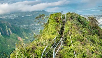 State closes unofficial ‘back way’ to the Haiku Stairs