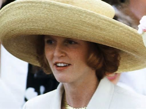 Sarah Ferguson rocked mini white wedding guest dress with tiny bridesmaid Princess Beatrice, 2