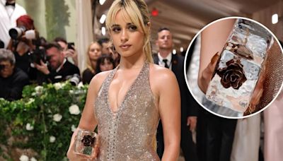 Camila Cabello llevó un bolso de hielo a la MET Gala 2024 y se le derritió en el camino