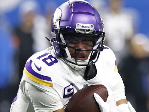 Vikings seek new deal with Justin Jefferson; star WR absent so far from workouts, AP source says