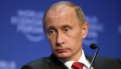 Vladimir Putin inicia 5º mandato na presidência com cerimônia no Kremlin