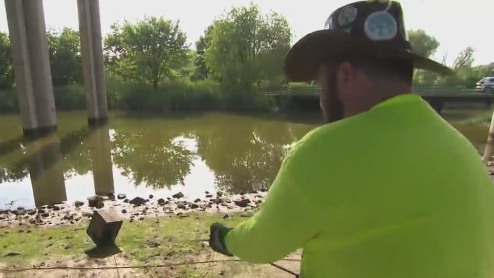 Couple finds $100K while magnet fishing in NYC