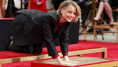 Jodie Foster leaves her mark in cement at L.A.'s Chinese Theatre