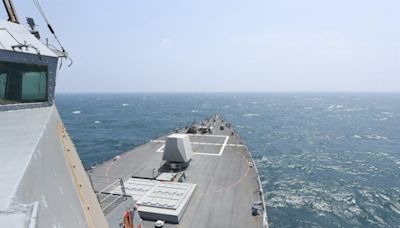 美軍驅逐艦520前通過台海 解放軍東部戰區：全程跟監警戒