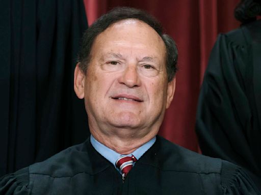 Alito rejects calls to quit Supreme Court cases on Trump and Jan. 6 because of flag controversies