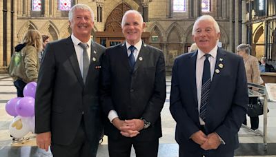 Minster firefighters reunite 40 years after blaze